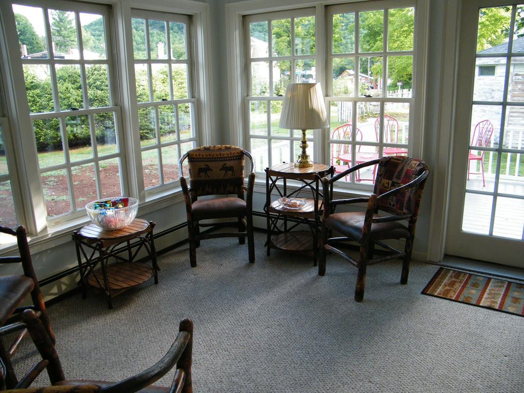 The Bond 1786 Inn (Adults Only) Warrensburg Exterior photo